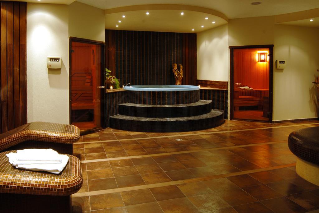 Hotel Vigo Nesebar Bagian luar foto