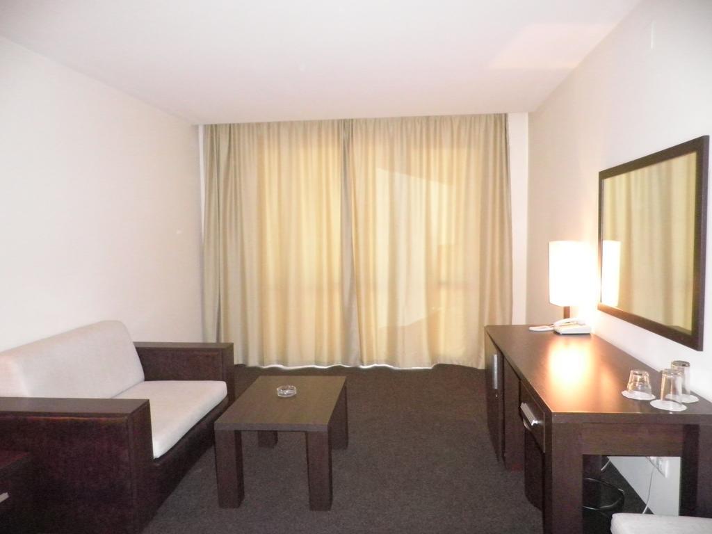 Hotel Vigo Nesebar Bagian luar foto